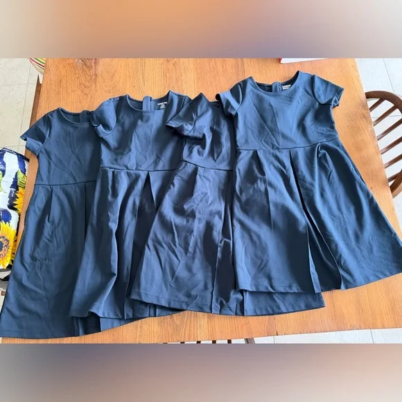 Lands' End size 8 Classic Navy Jumpers set of 4 uniform dresses smoke pet free - Picture 1 of 3